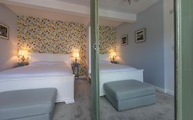 The Sleep-Inn Hare B&B